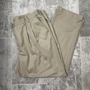 Men’s Izod American Chino Pleated Khaki Pants. 46x34